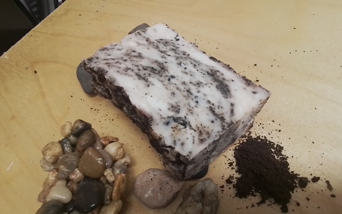100% sheep tallow and organic 3rd party tested toxin free coffee, medium exfoliating soap putulie, and expresso essential oil hand made with canadian products