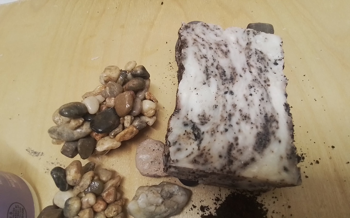 100% sheep tallow and organic 3rd party tested toxin free coffee, medium exfoliating soap putulie, and expresso essential oil hand made with canadian products