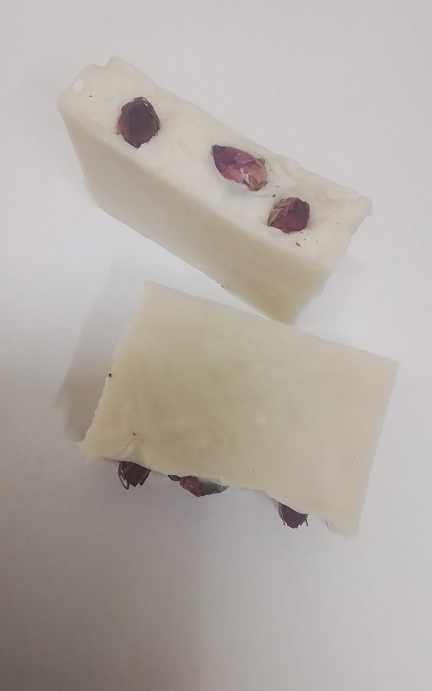 100% sheep tallow 100%fragrance free and rose petals hand made canadian soap