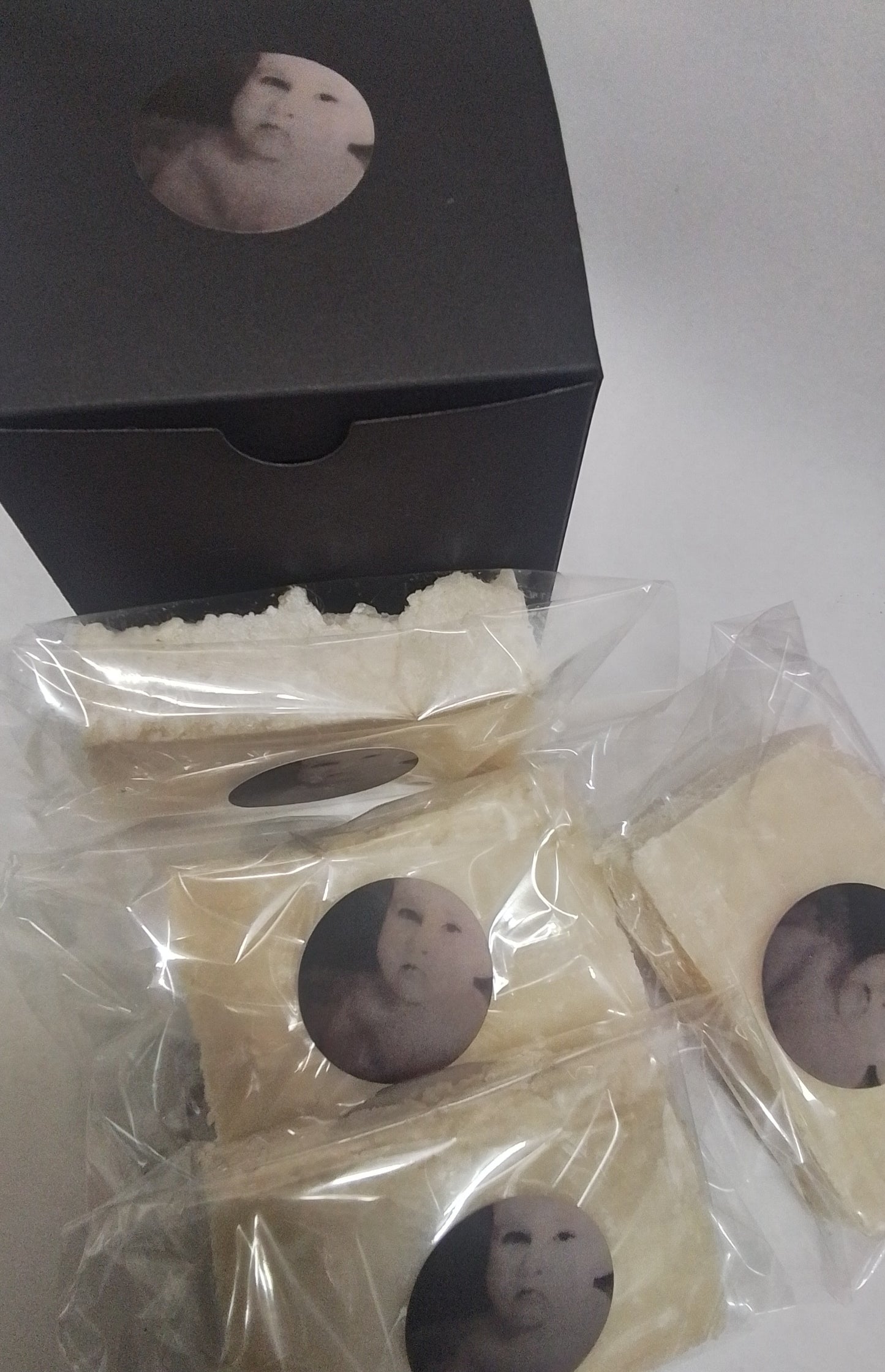 (Copy) 100%   sheep tallow 100%fragrance free pack of 4 gift boxed  and rose petals hand made canadian soap