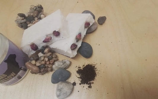 100%   sheep tallow 100%fragrance free and rose petals hand made canadian soap