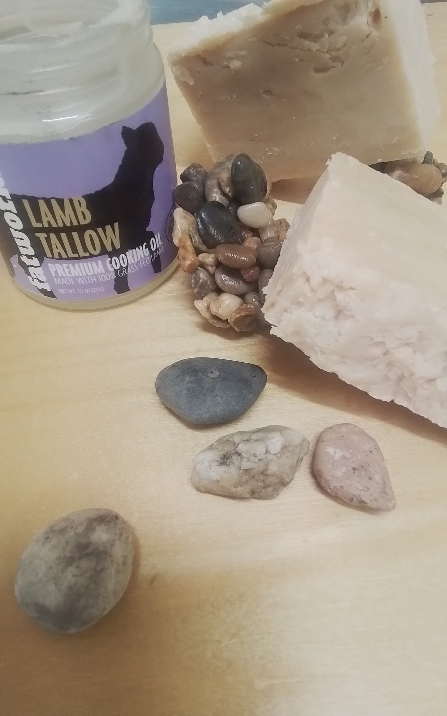 100%   sheep tallow 100%fragrance free hand made canadian